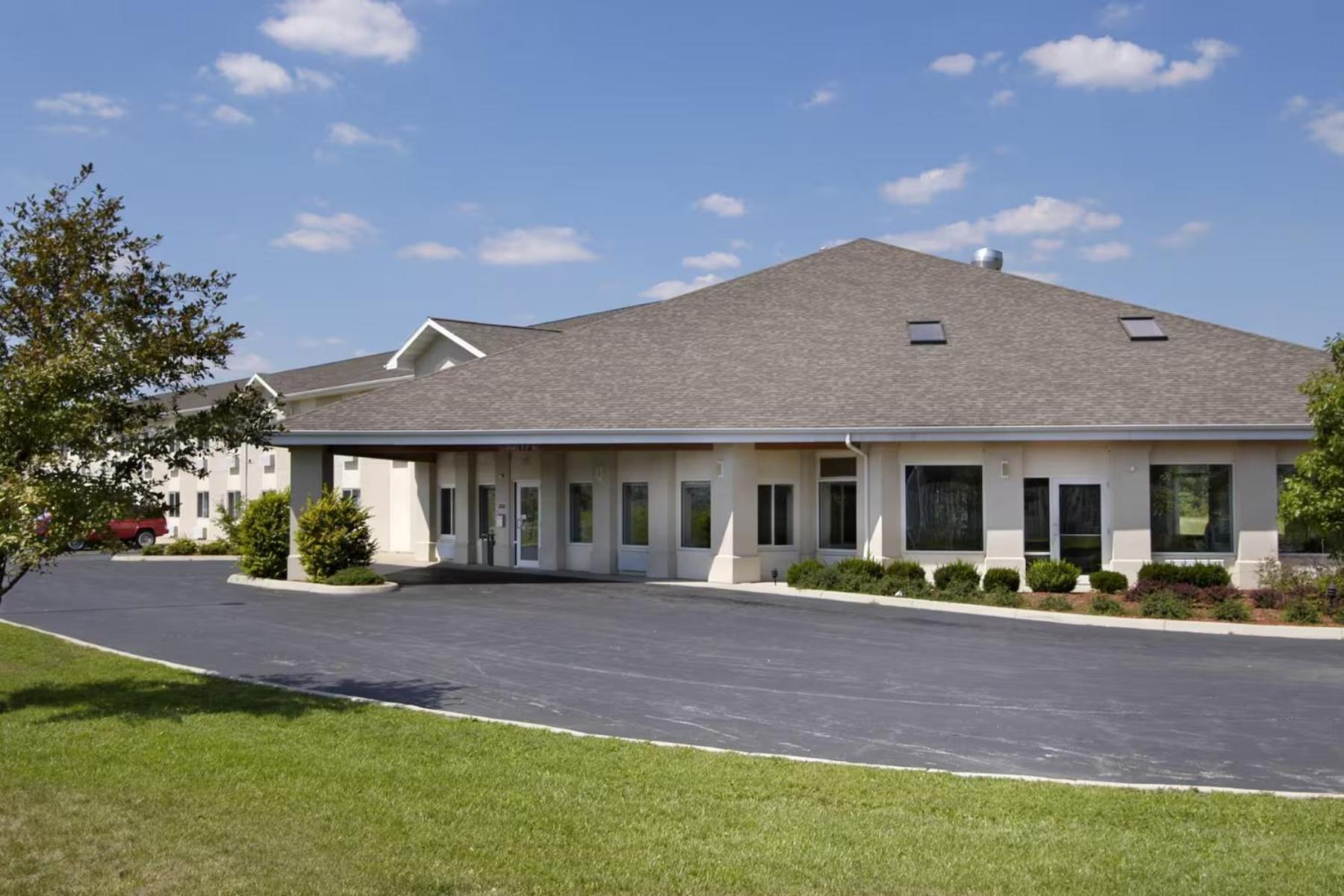 Lakewood Inn & Suites Dowagiac Exteriér fotografie
